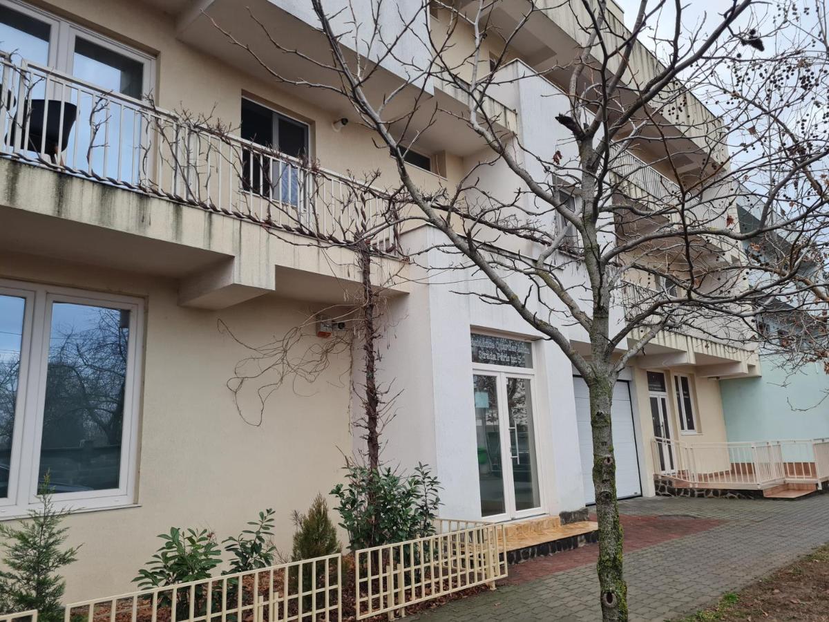 Apartament Arad Wellness Zewnętrze zdjęcie